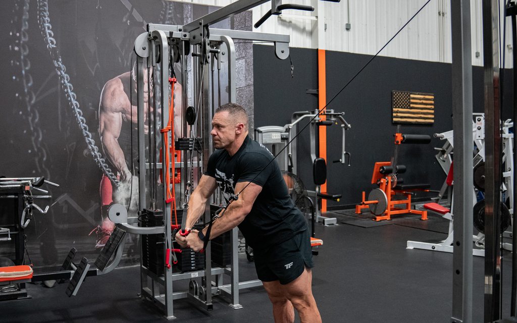 Cable Crossover Exercise Instructions and Tips โ Tiger Fitness